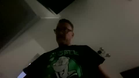 Snapshot of sharksboy16 chatting on 09/27/25, 05:34 Sharksboy online show from 09/27/25, 05:34