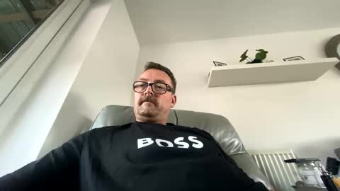 Snapshot of sharksboy16 chatting on 10/05/25, 06:56 Sharksboy online show from 10/05/25, 06:56