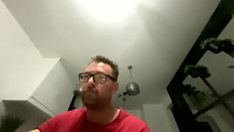 Snapshot of sharksboy16 chatting on 10/16/25, 04:02 Sharksboy online show from 10/16/25, 04:02