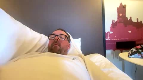 Snapshot of sharksboy16 chatting on 10/28/25, 03:58 Sharksboy online show from 10/28/25, 03:58