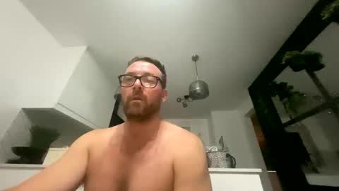 Snapshot of sharksboy16 chatting on 11/04/25, 05:28 Sharksboy online show from 11/04/25, 05:28