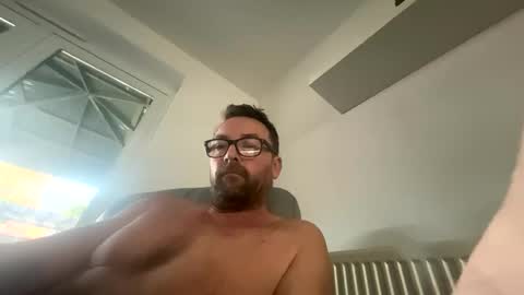 Snapshot of sharksboy16 chatting on 11/09/25, 07:39 Sharksboy online show from 11/09/25, 07:39