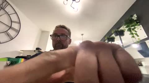 Sharksboy online show from 02/27/26, 06:02