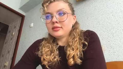 Lola online show from 03/26/26, 11:38