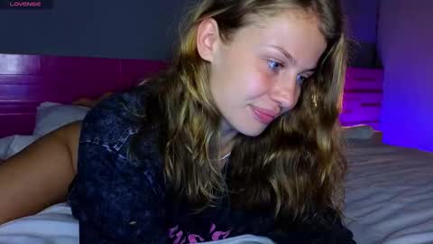 Sharleen online show from 11/20/25, 04:18