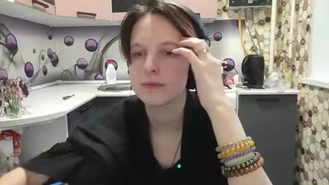 Sara online show from 06/18/26, 05:17