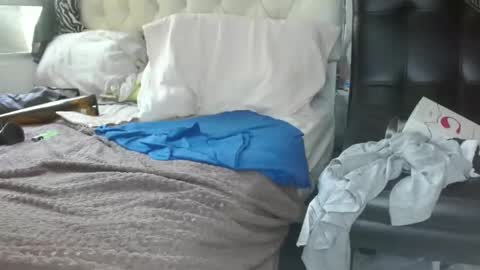 Snapshot of sharlot03 chatting on 02/10/25, 01:55 sharlot03 online show from 02/10/25, 01:55