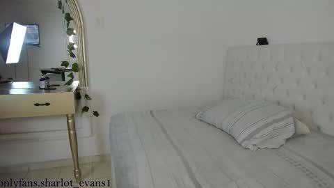 Sharlot online show from 02/04/26, 12:33