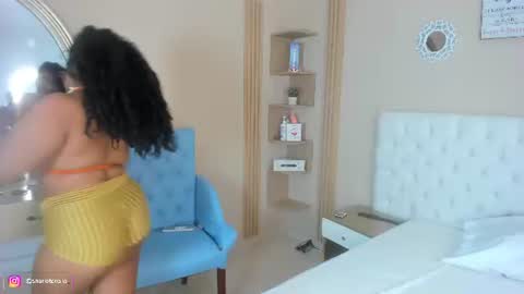 Snapshot of sharlot_evans_ chatting on 07/01/26, 12:29 Sharlot online show from 07/01/26, 12:29