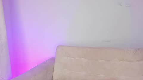 Hi fiends ---- I usually start online from Monday to Friday from 1000 am Saturdays and Sundays at 600 am Colombia time online show from 03/05/25, 06:23