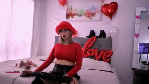 Snapshot of sharlott_3 chatting on 02/14/26, 01:41 sharlott_3 online show from 02/14/26, 01:41