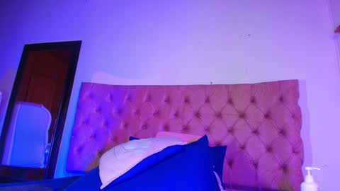 Snapshot of sharlott_kiss chatting on 01/10/25, 02:55 Sharlott online show from 01/10/25, 02:55