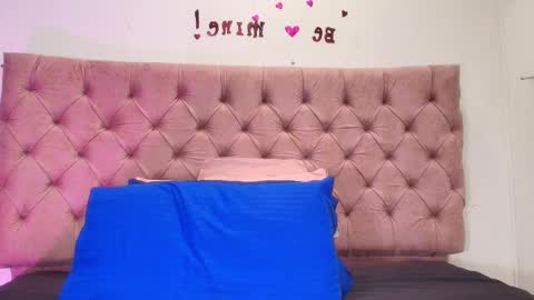 Snapshot of sharlott_kiss chatting on 02/13/25, 12:00 Sharlott online show from 02/13/25, 12:00