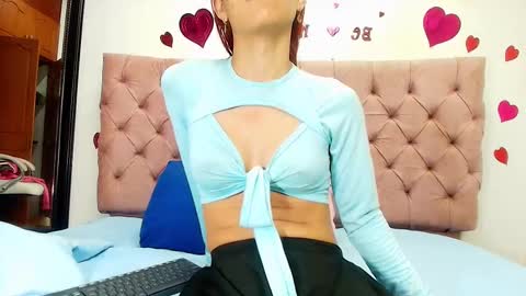 Snapshot of sharlott_kiss chatting on 02/21/25, 11:55 Sharlott online show from 02/21/25, 11:55