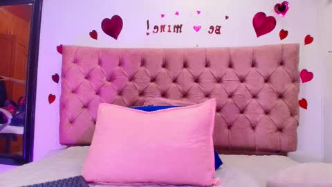 Snapshot of sharlott_kiss chatting on 02/27/25, 11:52 Sharlott online show from 02/27/25, 11:52