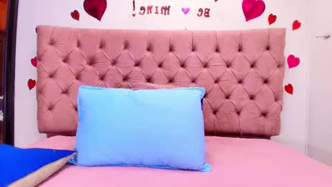 Snapshot of sharlott_kiss chatting on 02/28/25, 11:58 Sharlott online show from 02/28/25, 11:58