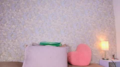 Snapshot of sharlott_kiss chatting on 10/22/25, 03:07 Sharlott online show from 10/22/25, 03:07