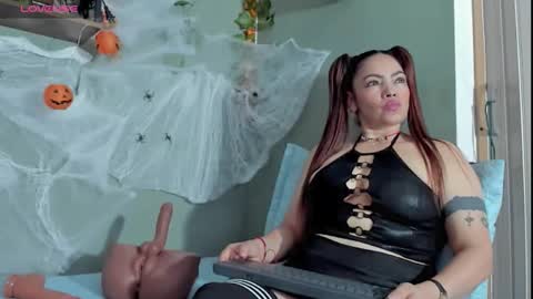 Sharlott online show from 10/28/25, 07:49