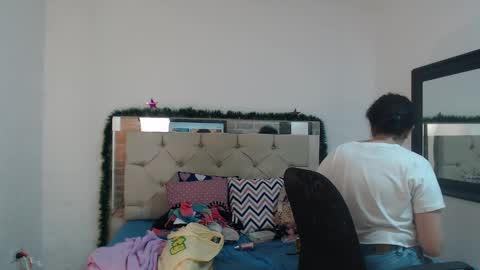 Snapshot of sharlotte__jones chatting on 12/09/24, 03:11 Sara online show from 12/09/24, 03:11