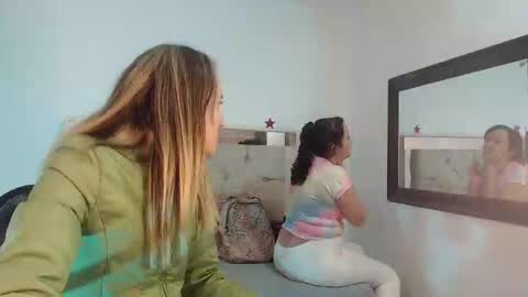 Snapshot of sharlotte__jones chatting on 02/11/25, 02:46 Sara online show from 02/11/25, 02:46