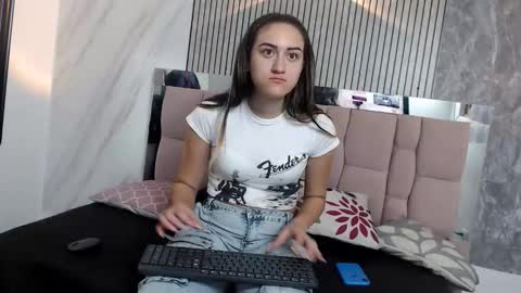 Sara online show from 12/15/25, 11:36