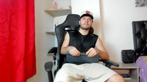 sharlotte_maikol online show from 12/31/24, 06:05