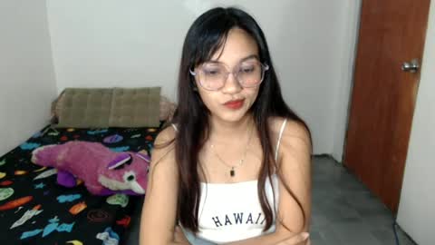 Snapshot of sharminex chatting on 06/20/26, 12:41 sharminex online show from 06/20/26, 12:41