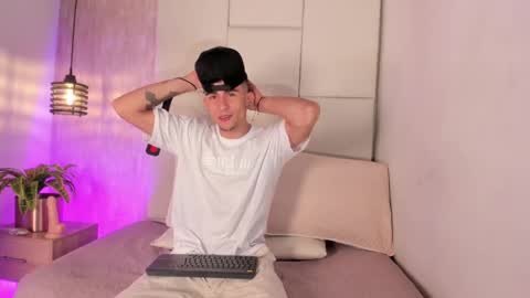 Sharon and Doggy online show from 03/09/25, 03:43