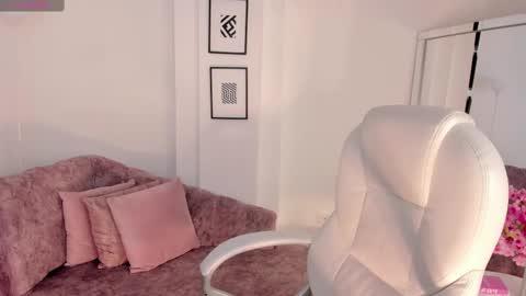 Snapshot of sharon_breezee chatting on 10/02/25, 01:01 sharon_breezee online show from 10/02/25, 01:01