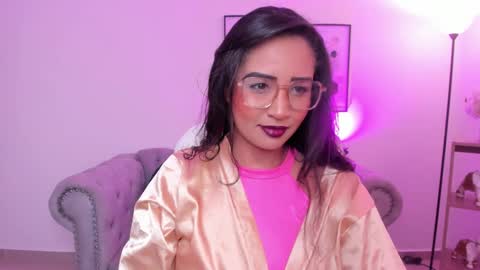 Snapshot of sharon_breezee chatting on 10/20/25, 04:02 sharon_breezee online show from 10/20/25, 04:02