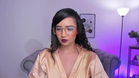 Snapshot of sharon_breezee chatting on 11/16/25, 03:45 sharon_breezee online show from 11/16/25, 03:45