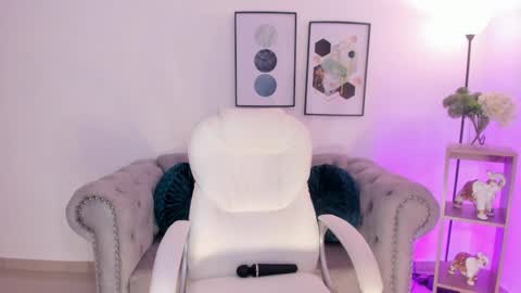 Snapshot of sharon_breezee chatting on 11/25/25, 05:07 sharon_breezee online show from 11/25/25, 05:07