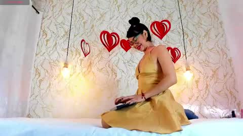 Snapshot of sharon_leather chatting on 04/18/26, 12:31 sharon_leather online show from 04/18/26, 12:31