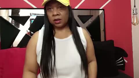 Snapshot of sharon_noa chatting on 02/18/26, 11:28 Sharon Noa online show from 02/18/26, 11:28