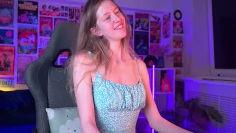 Snapshot of sharonevansi chatting on 02/05/25, 03:31 Sharon online show from 02/05/25, 03:31