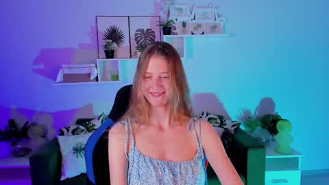 Snapshot of sharonevansi chatting on 02/08/25, 05:50 Sharon online show from 02/08/25, 05:50