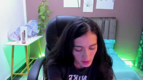 Snapshot of sharonsander1 chatting on 02/02/25, 05:42 Sharon online show from 02/02/25, 05:42