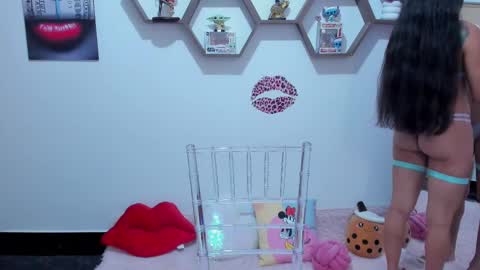 Snapshot of sharonsander1 chatting on 10/04/25, 09:35 Sharon online show from 10/04/25, 09:35