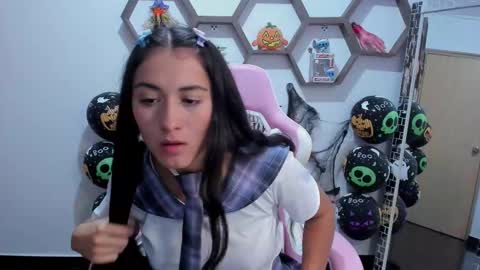 Snapshot of sharonsander1 chatting on 10/27/25, 10:58 Sharon online show from 10/27/25, 10:58