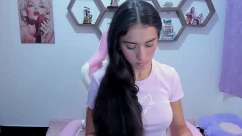 Snapshot of sharonsander1 chatting on 11/15/25, 10:26 Sharon online show from 11/15/25, 10:26