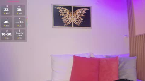 Snapshot of sharonscothh chatting on 11/22/25, 08:41 sharonscothh online show from 11/22/25, 08:41