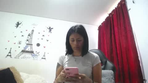 Snapshot of sharoon__cherry_ chatting on 03/11/25, 12:17 sharon online show from 03/11/25, 12:17
