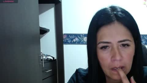 Snapshot of sharoon__cherry_ chatting on 09/16/25, 10:49 sharon online show from 09/16/25, 10:49