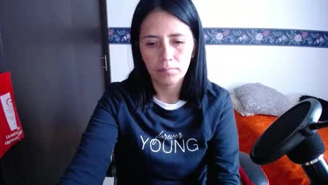 Snapshot of sharoon__cherry_ chatting on 10/08/25, 11:52 sharon online show from 10/08/25, 11:52