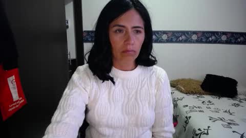 Snapshot of sharoon__cherry_ chatting on 11/01/25, 11:23 sharon online show from 11/01/25, 11:23