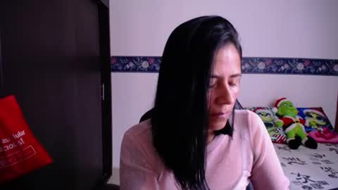 Snapshot of sharoon__cherry_ chatting on 11/20/25, 02:28 sharon online show from 11/20/25, 02:28