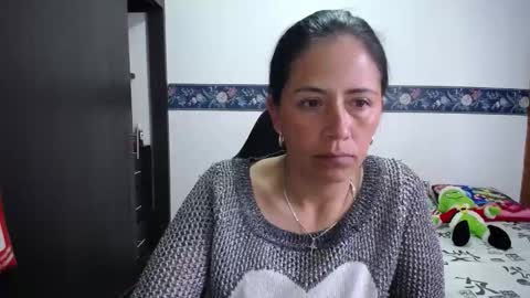 Snapshot of sharoon__cherry_ chatting on 12/02/25, 12:32 sharon online show from 12/02/25, 12:32