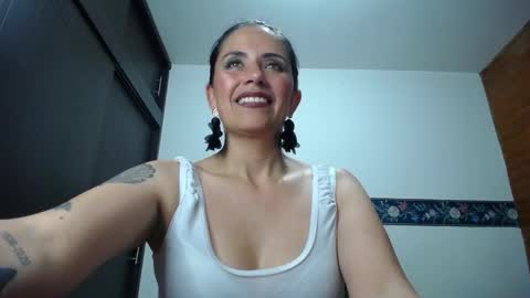 Snapshot of sharoon__cherry_ chatting on 12/03/25, 12:40 sharon online show from 12/03/25, 12:40