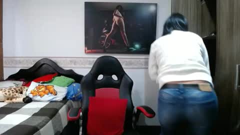 Snapshot of sharoon__cherry_ chatting on 03/19/26, 04:11 sharon online show from 03/19/26, 04:11