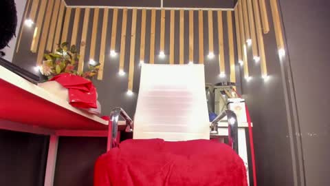 Snapshot of sharoon_gold chatting on 01/30/25, 02:04 Your mistress Sharon online show from 01/30/25, 02:04